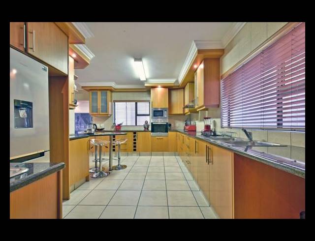 5 BEDROOM HOUSE FOR SALE IN GLENVISTA